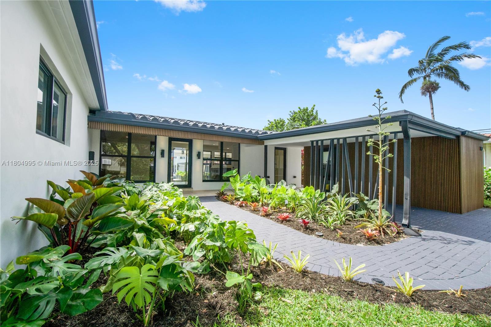 1112 Mandarin Isle