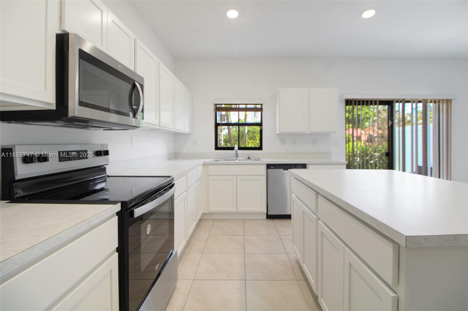HIGHLAND OAKS - Residential Lease