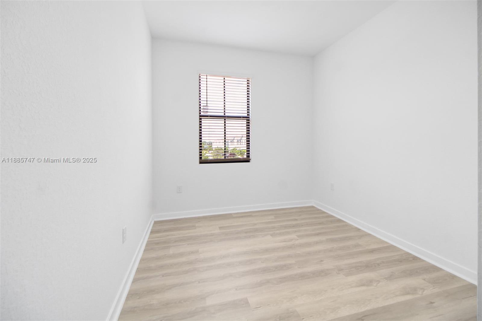 HIGHLAND OAKS - Residential Lease