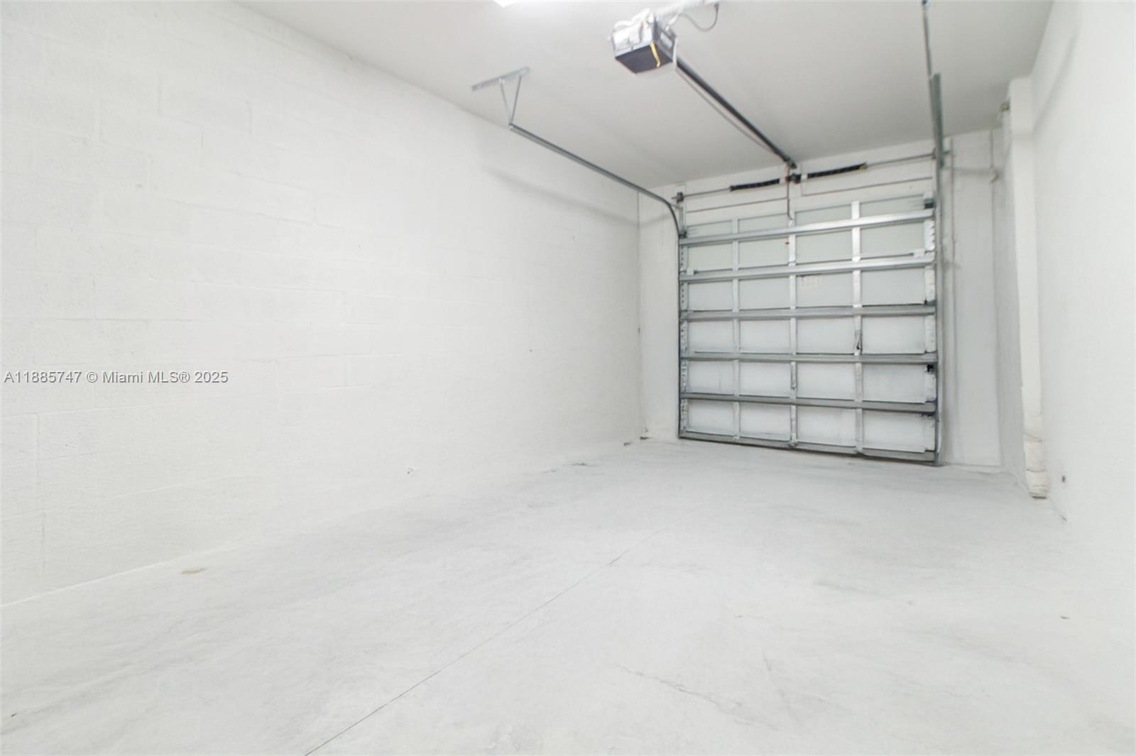 HIGHLAND OAKS - Residential Lease