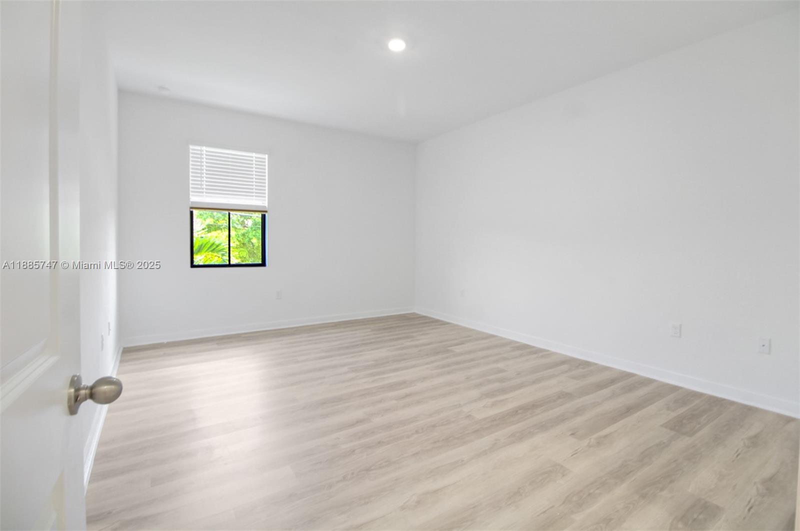 HIGHLAND OAKS - Residential Lease