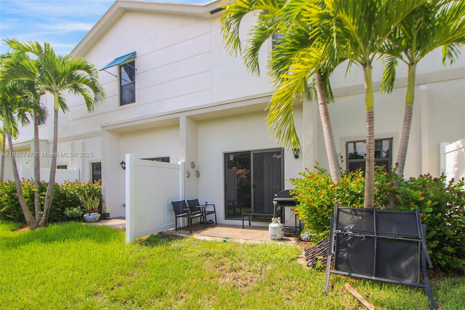 HIGHLAND OAKS - Residential Lease
