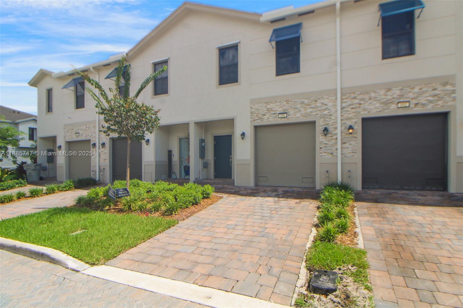 HIGHLAND OAKS - Residential Lease
