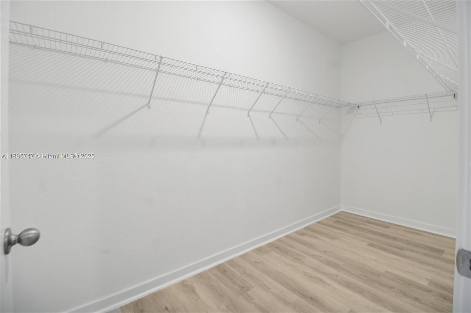 HIGHLAND OAKS - Residential Lease