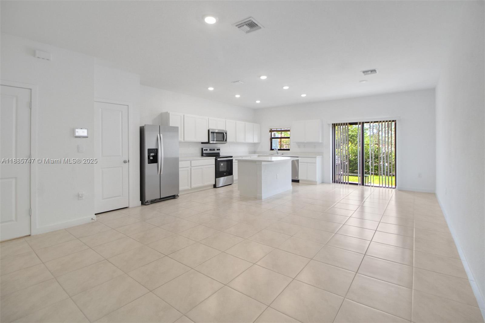 HIGHLAND OAKS - Residential Lease