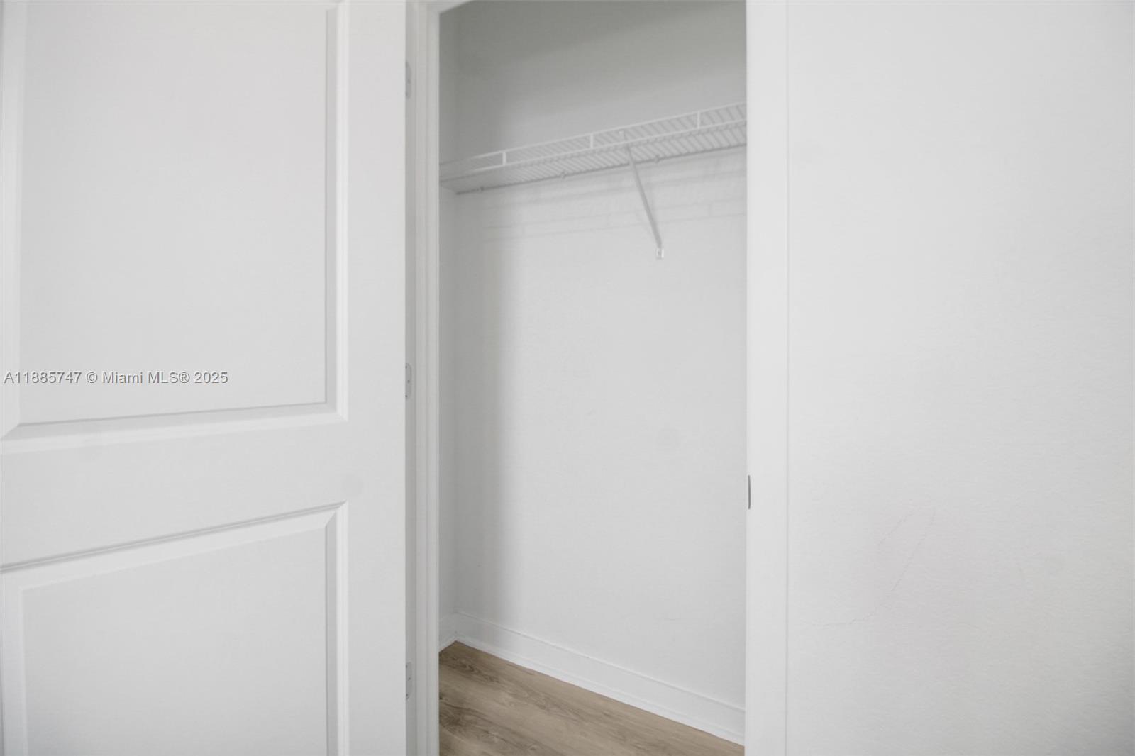 HIGHLAND OAKS - Residential Lease