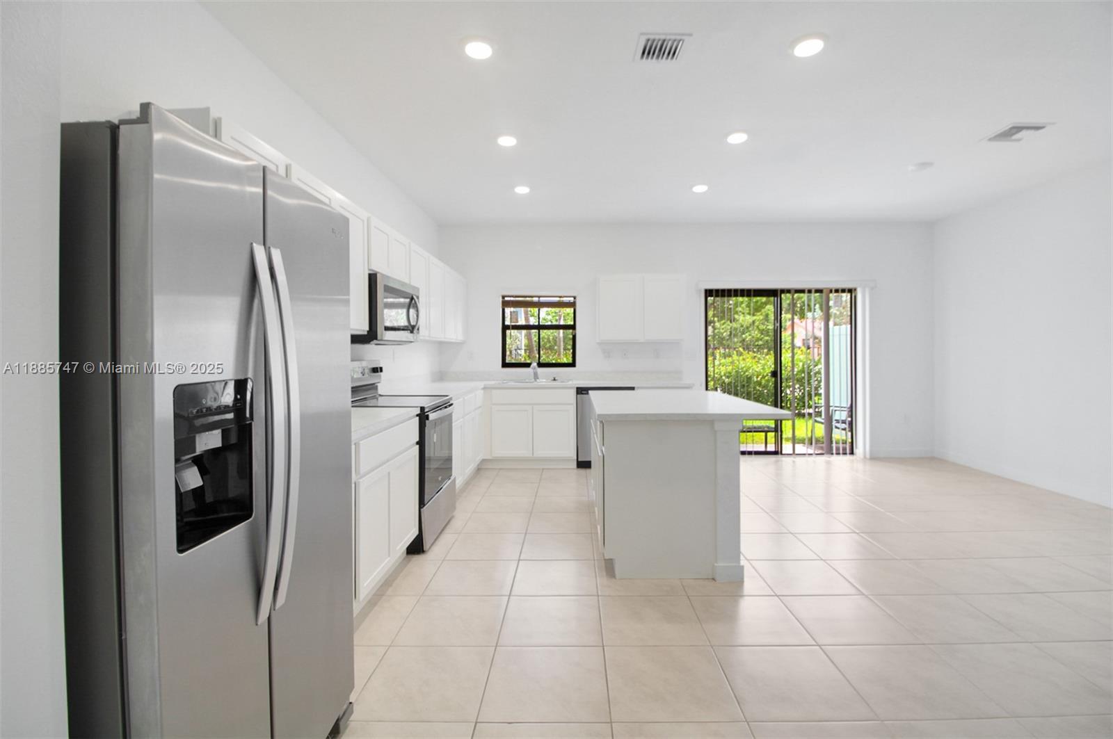 HIGHLAND OAKS - Residential Lease