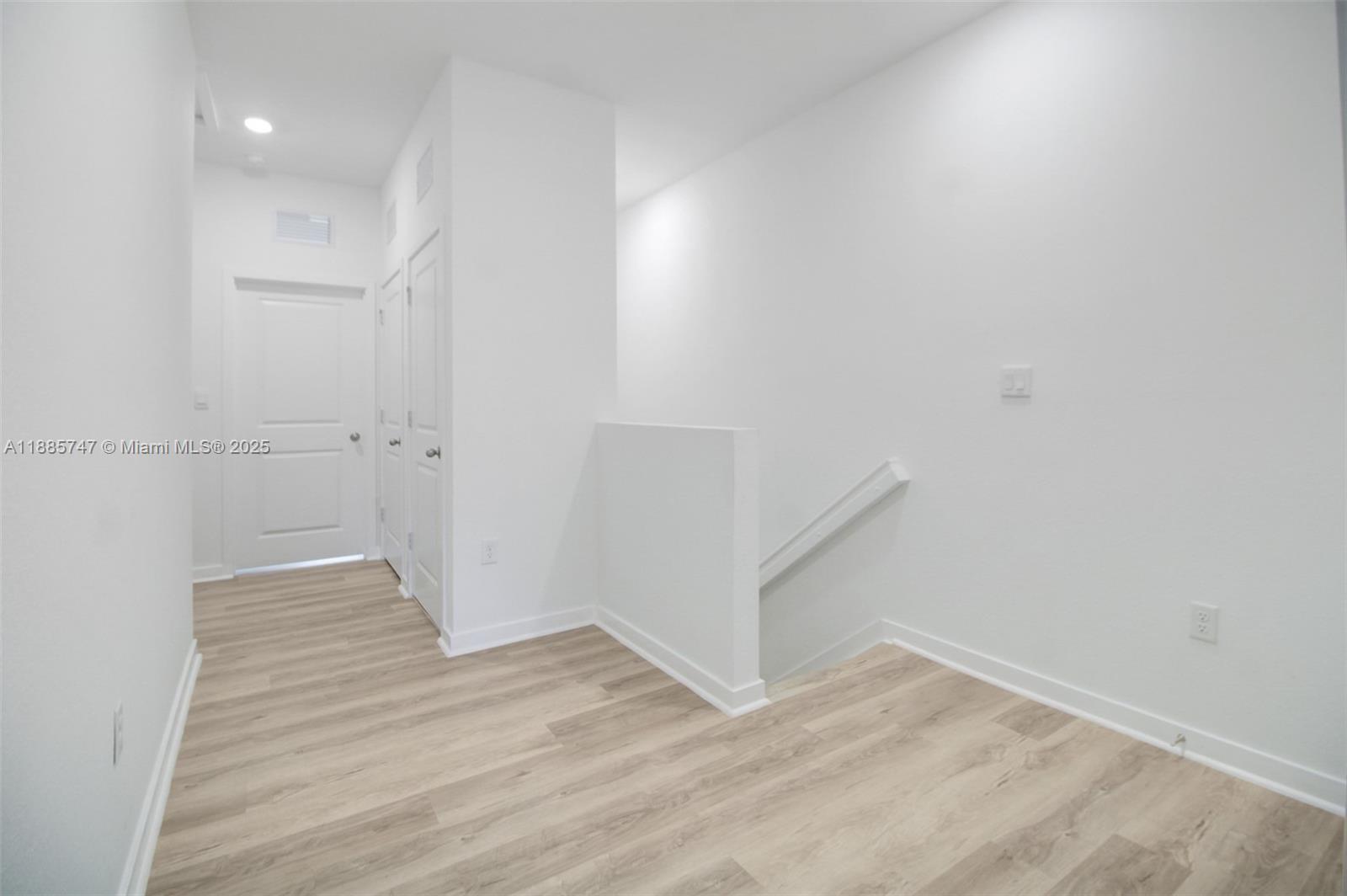 HIGHLAND OAKS - Residential Lease