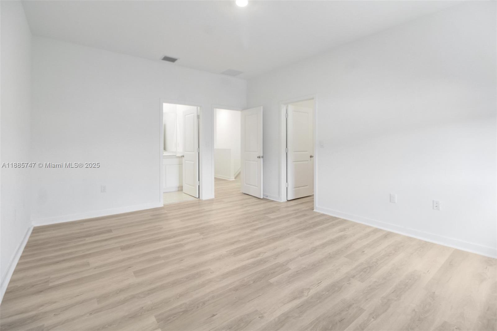 HIGHLAND OAKS - Residential Lease