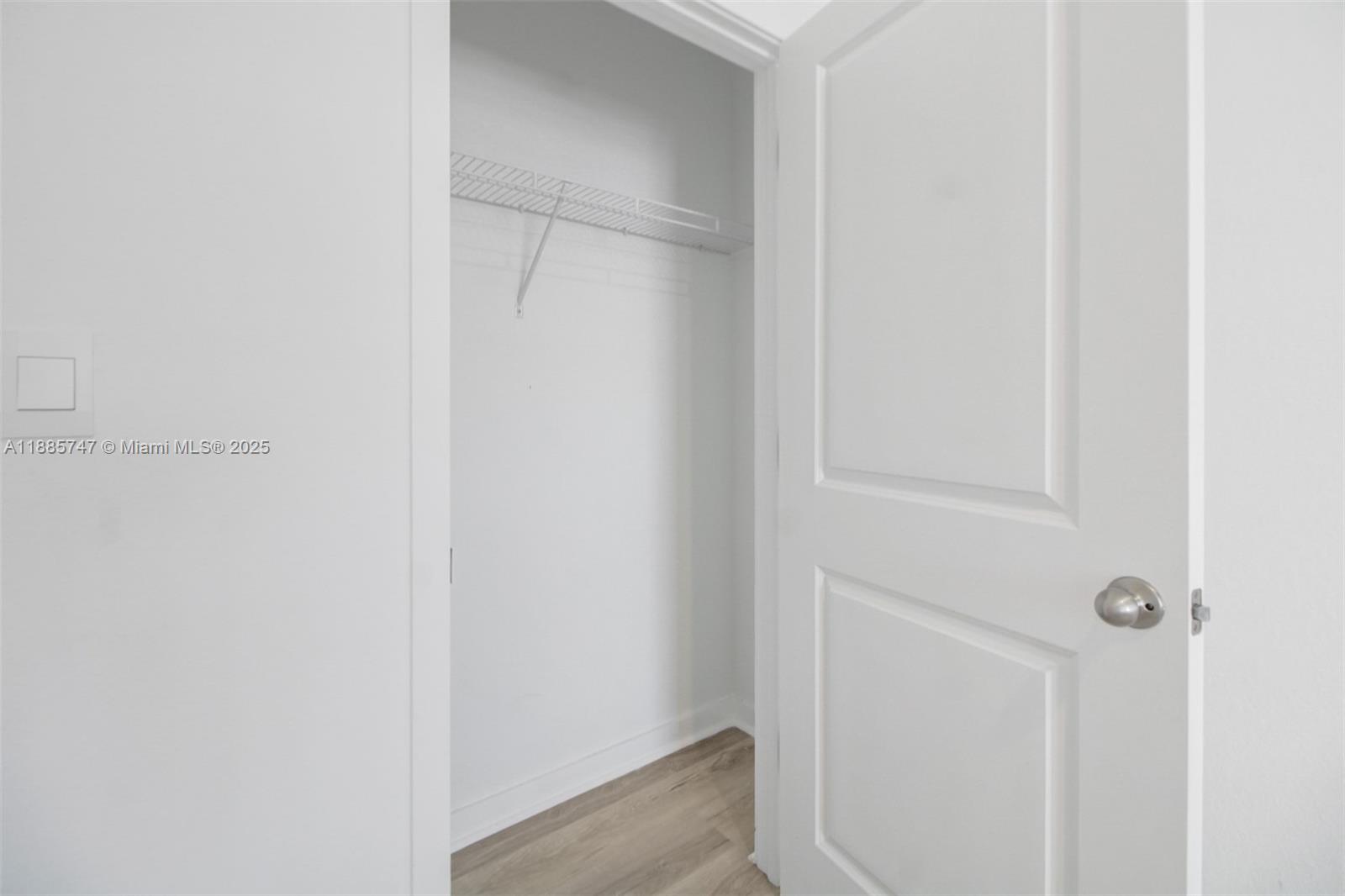 HIGHLAND OAKS - Residential Lease