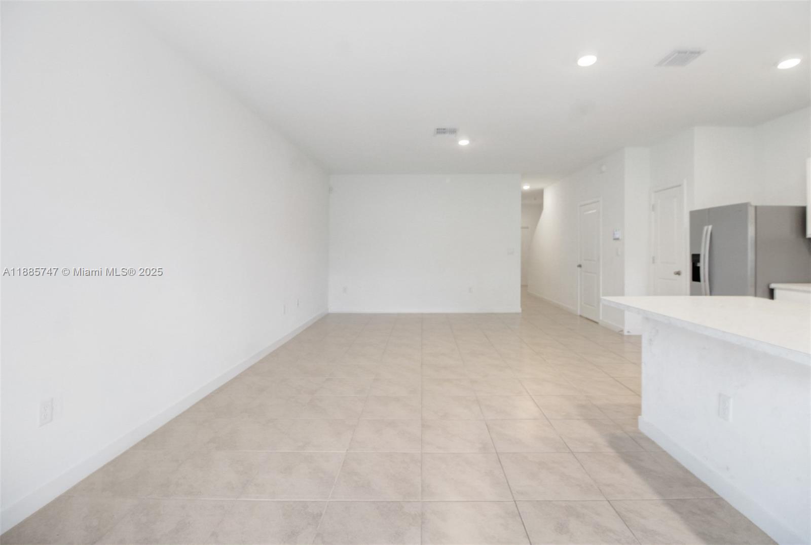 HIGHLAND OAKS - Residential Lease