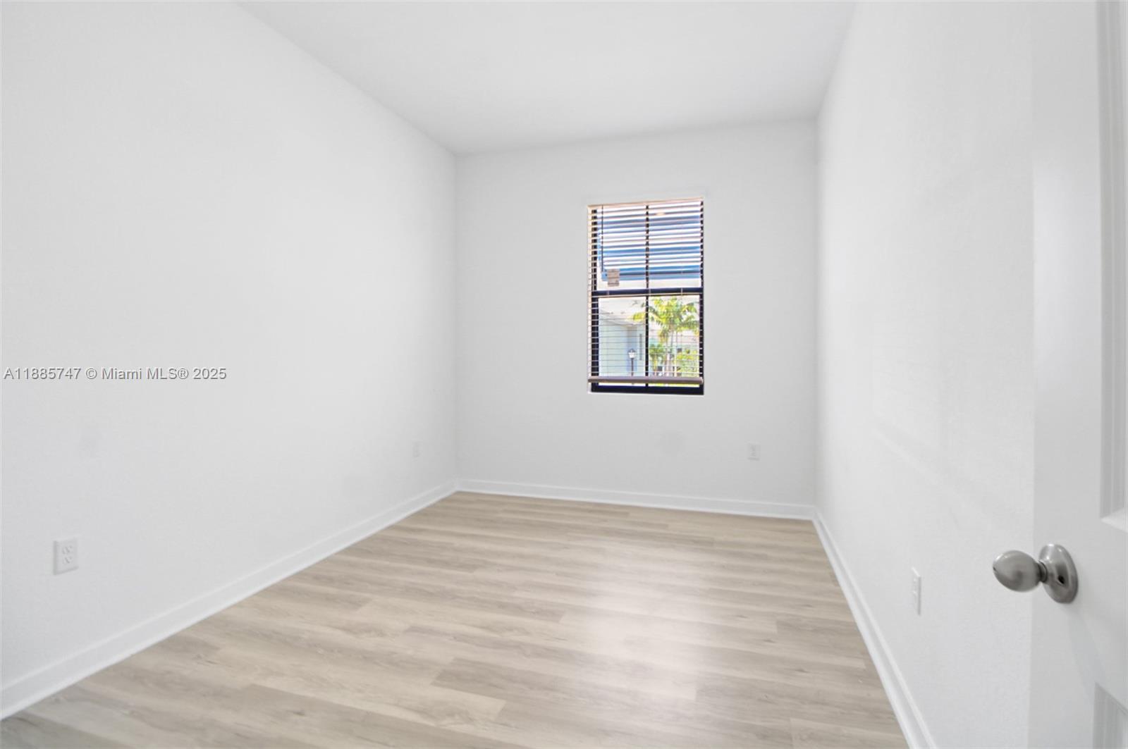 HIGHLAND OAKS - Residential Lease