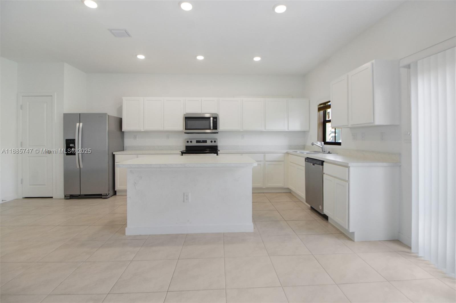 HIGHLAND OAKS - Residential Lease