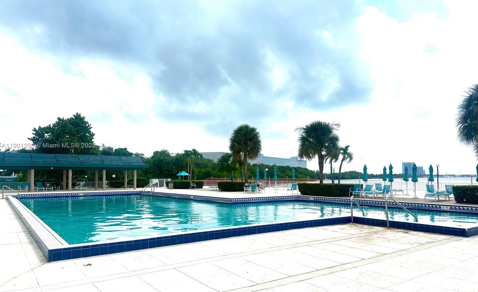 ARLEN HOUSE WEST CONDO - Residential