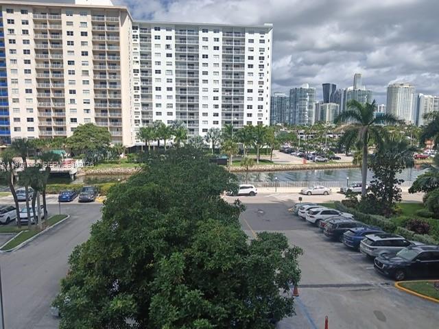 ARLEN HOUSE WEST CONDO - Residential