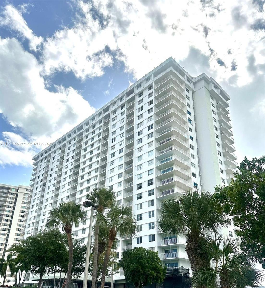 ARLEN HOUSE WEST CONDO - Residential