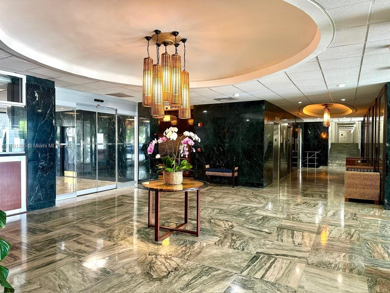 ARLEN HOUSE WEST CONDO - Residential