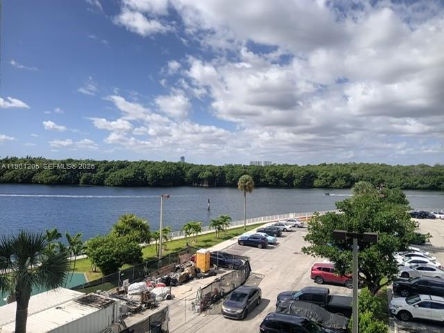 ARLEN HOUSE WEST CONDO - Residential