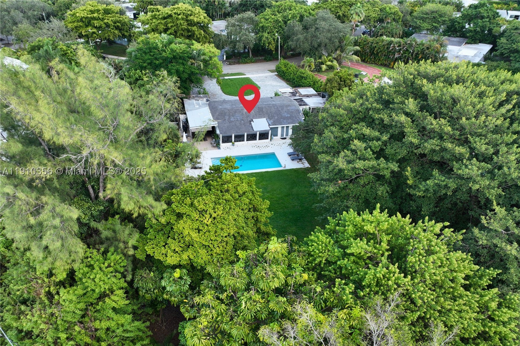12500 Alamanda Dr