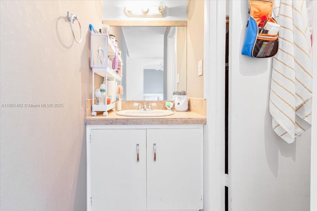 SANDPEBBLES TOWNHOUSE CON - Residential