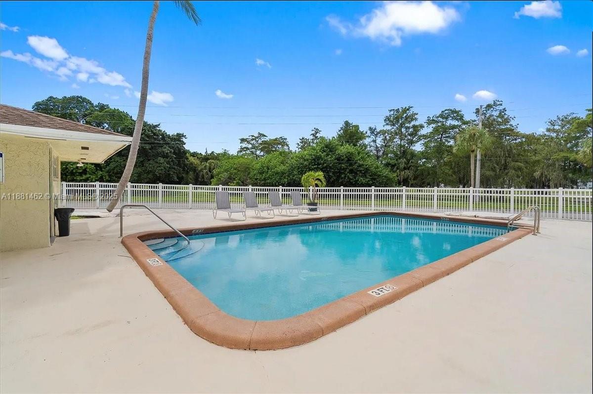 SANDPEBBLES TOWNHOUSE CON - Residential