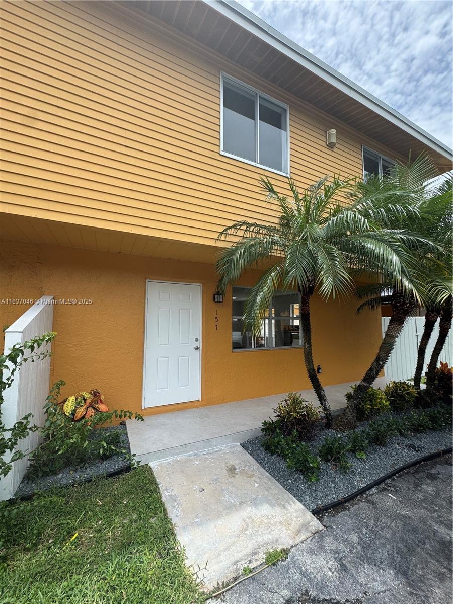Remodeled 3 bed 1.5 bath. Private street. New kitchen/bathroom/flooring. Updated private patio.