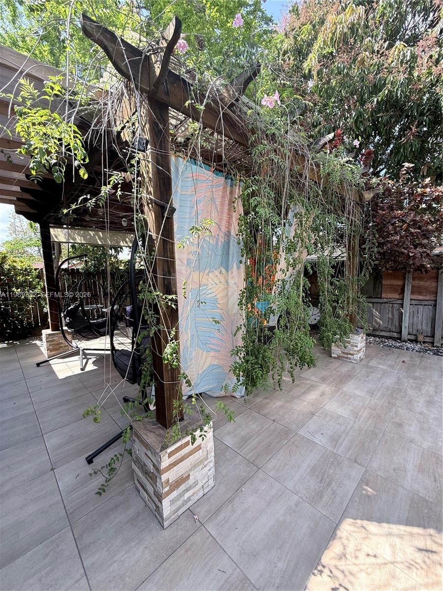 KENDALL LAKES EAST SECTIO - Residential