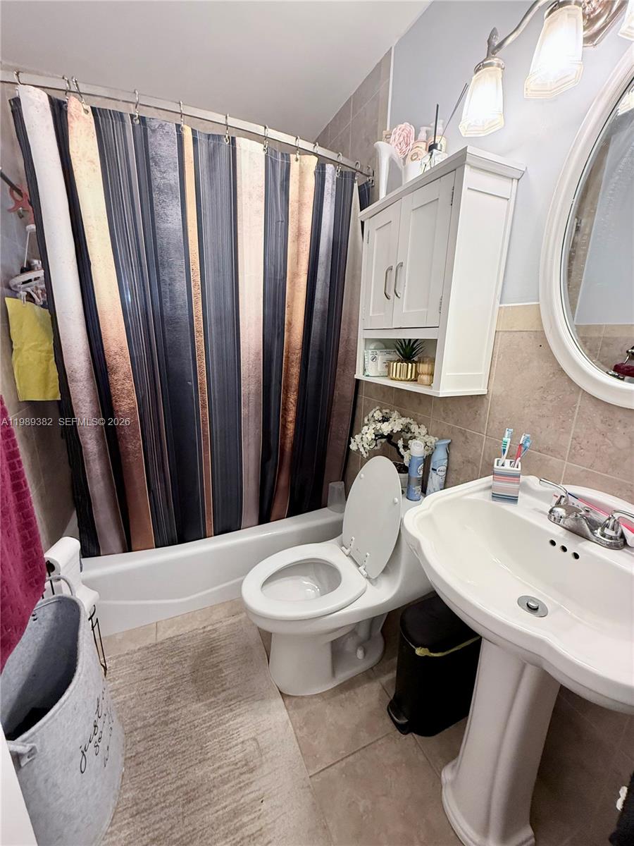 KENDALL LAKES EAST SECTIO - Residential