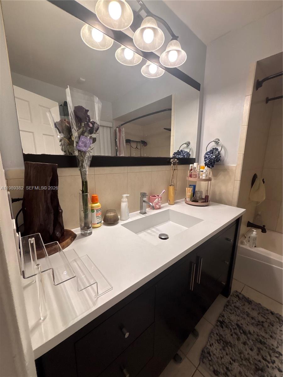 KENDALL LAKES EAST SECTIO - Residential