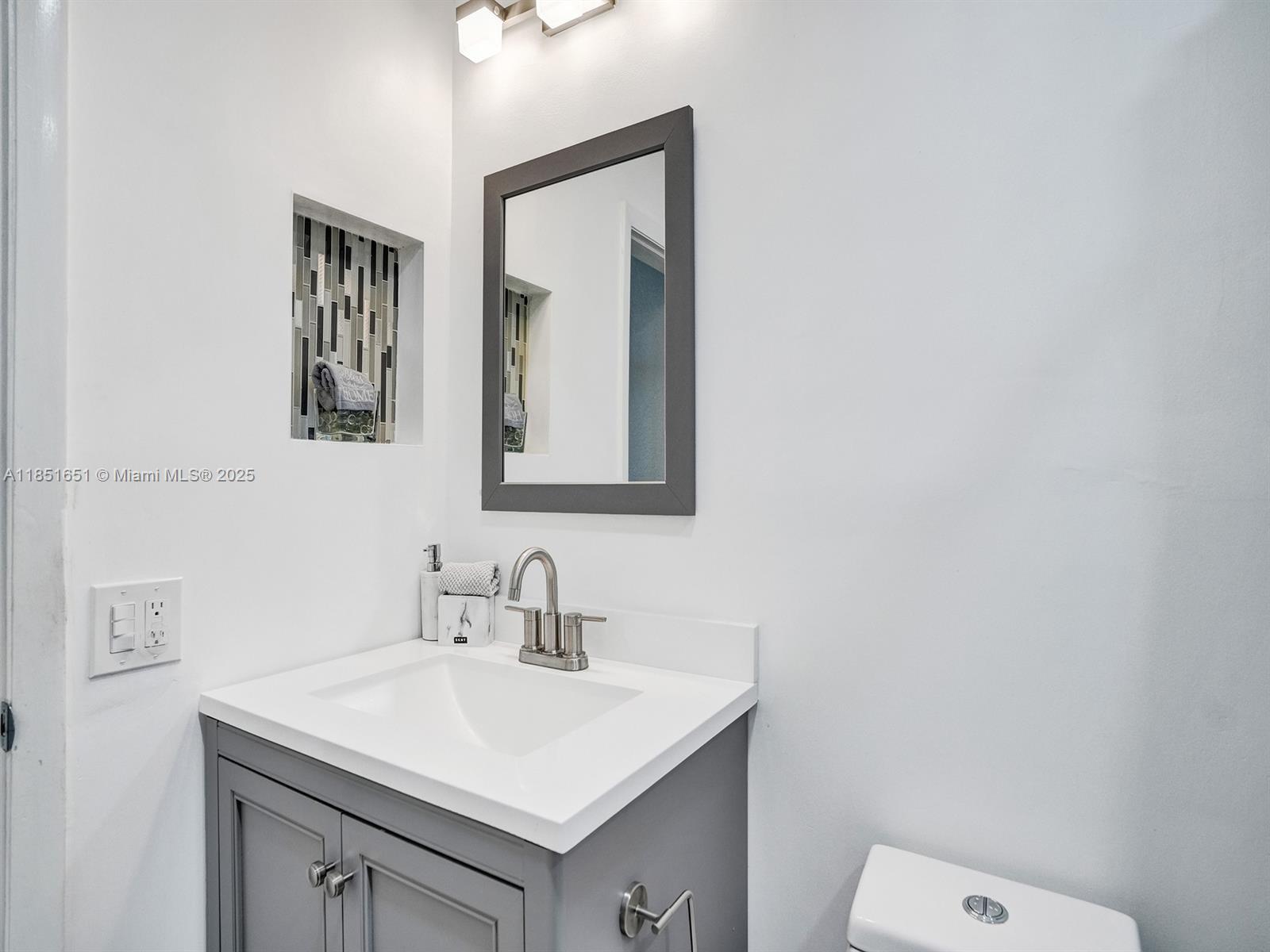 DANIA HIGHLANDS - Residential Lease