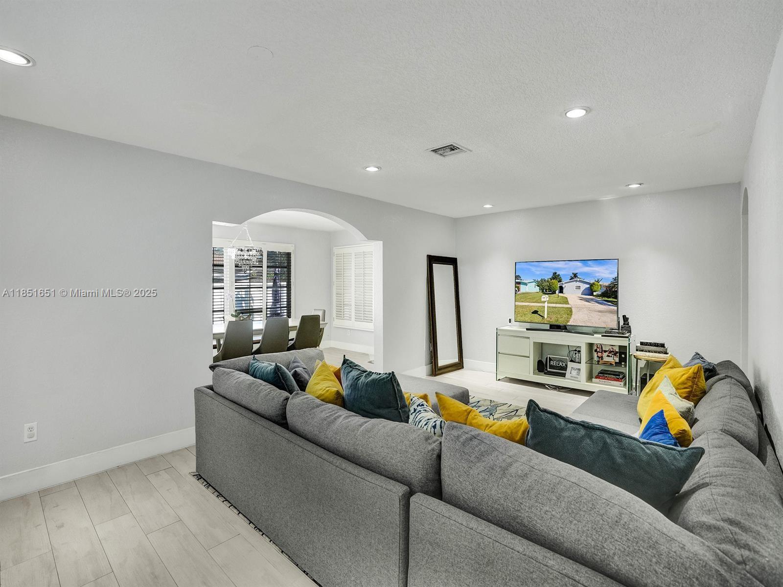 DANIA HIGHLANDS - Residential Lease