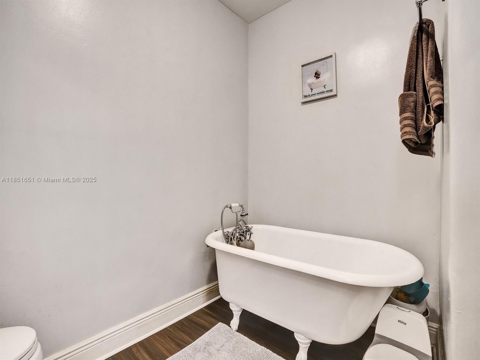 DANIA HIGHLANDS - Residential Lease