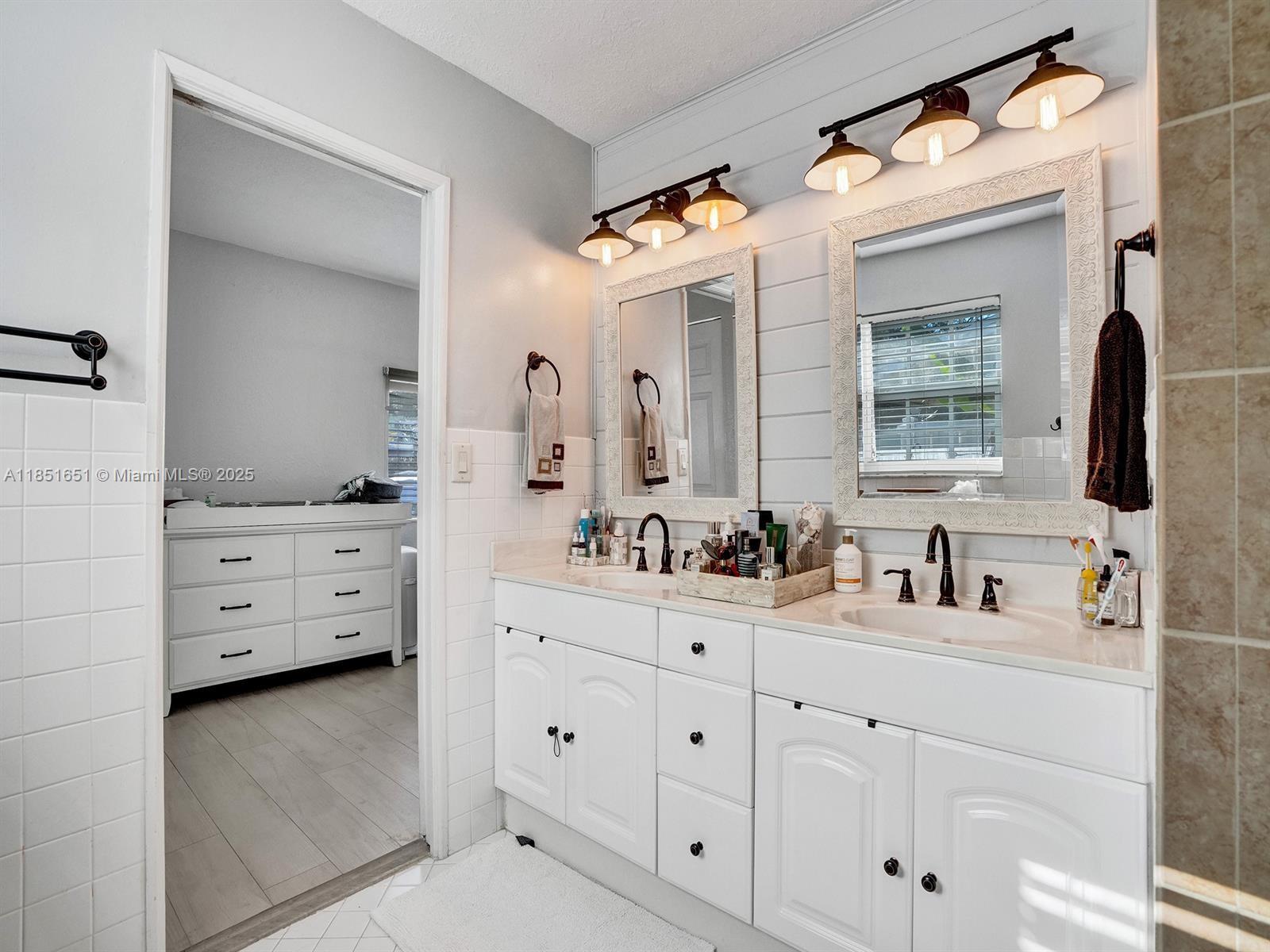 DANIA HIGHLANDS - Residential Lease