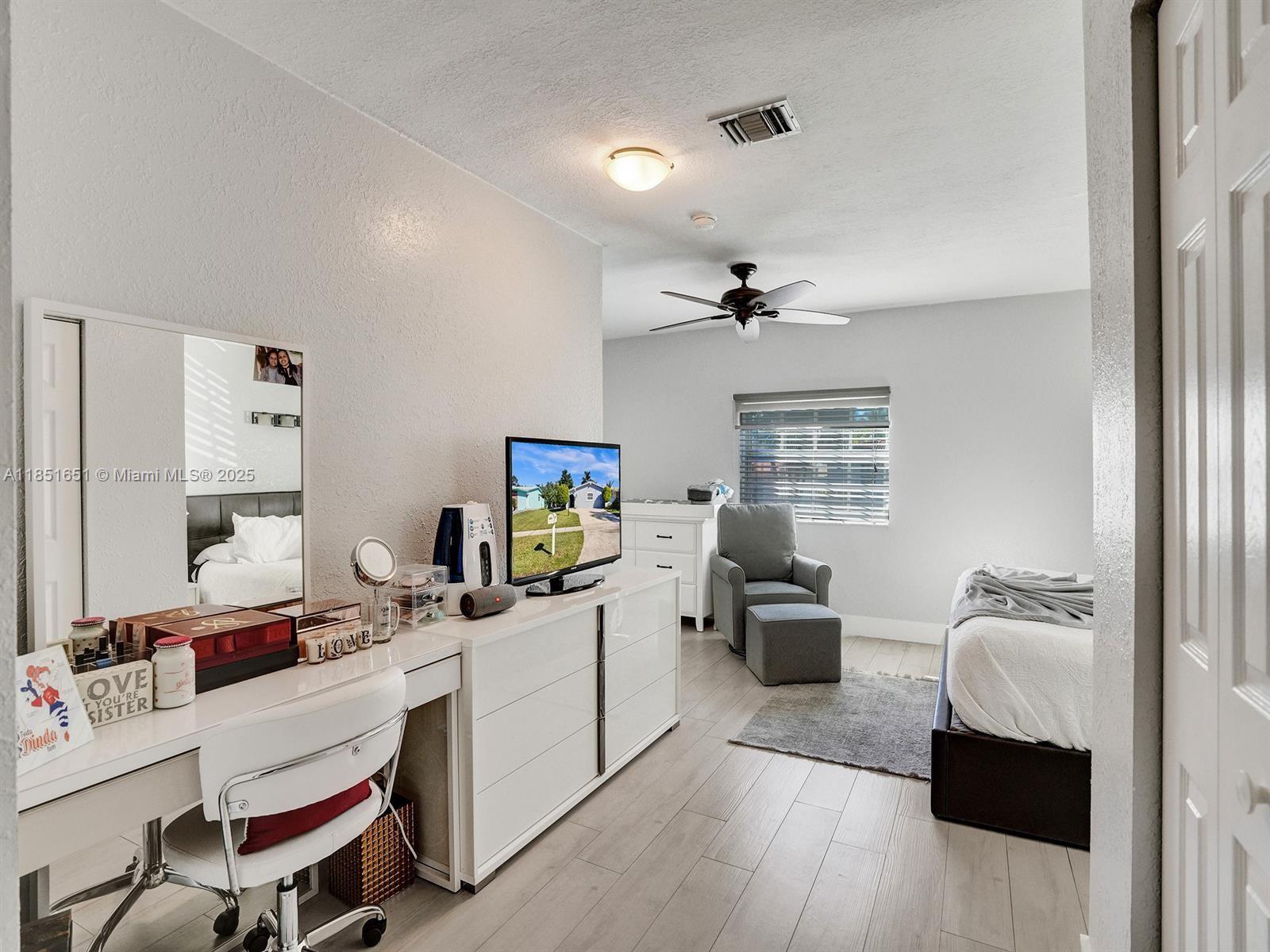 DANIA HIGHLANDS - Residential Lease