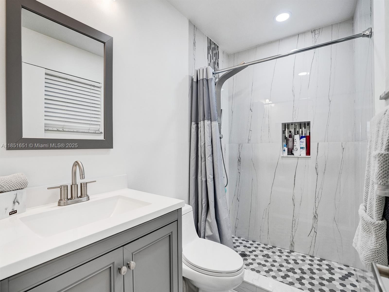 DANIA HIGHLANDS - Residential Lease