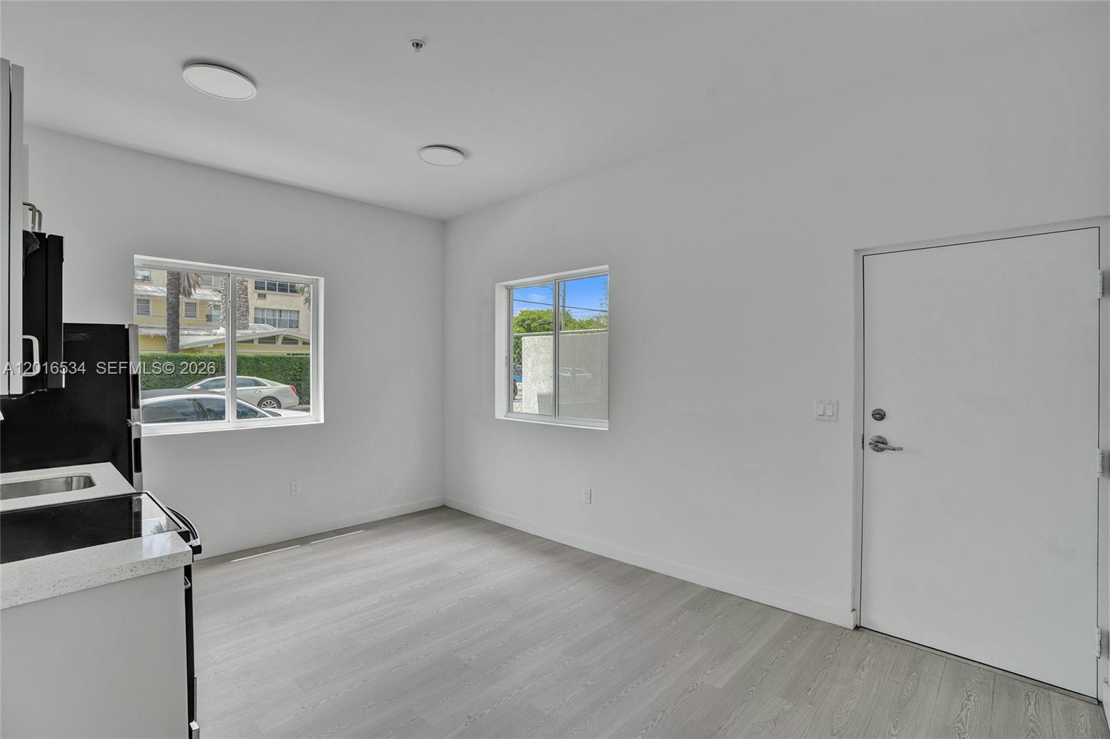 LAWRENCE ESTATES LAND COS - Residential Lease