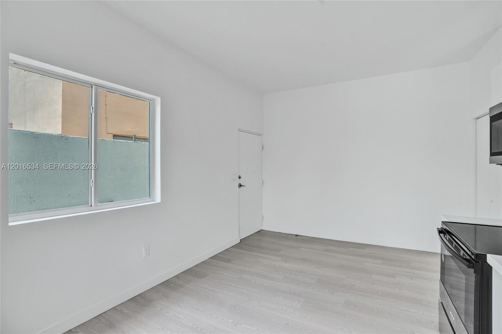 LAWRENCE ESTATES LAND COS - Residential Lease