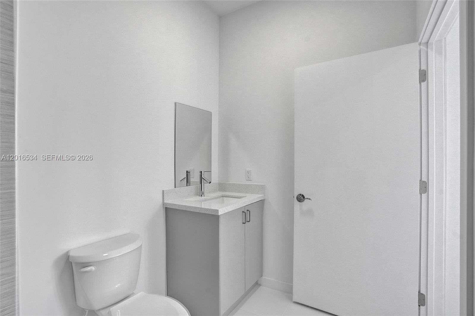 LAWRENCE ESTATES LAND COS - Residential Lease