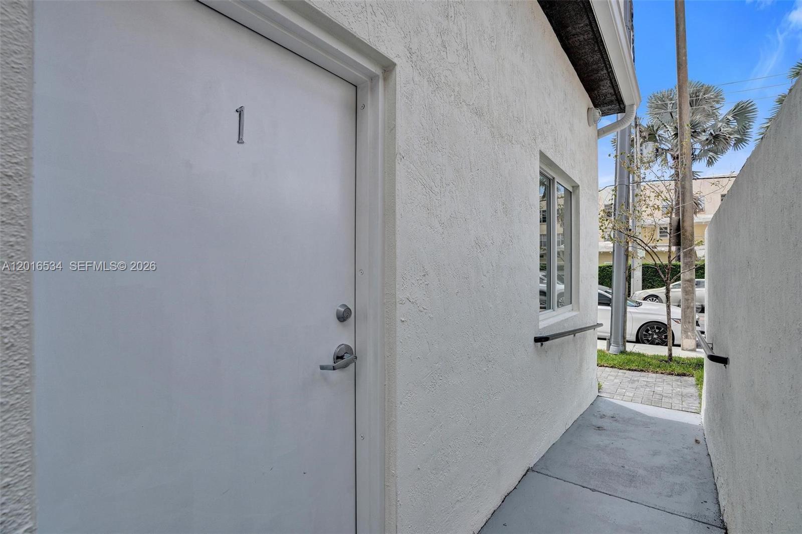 LAWRENCE ESTATES LAND COS - Residential Lease