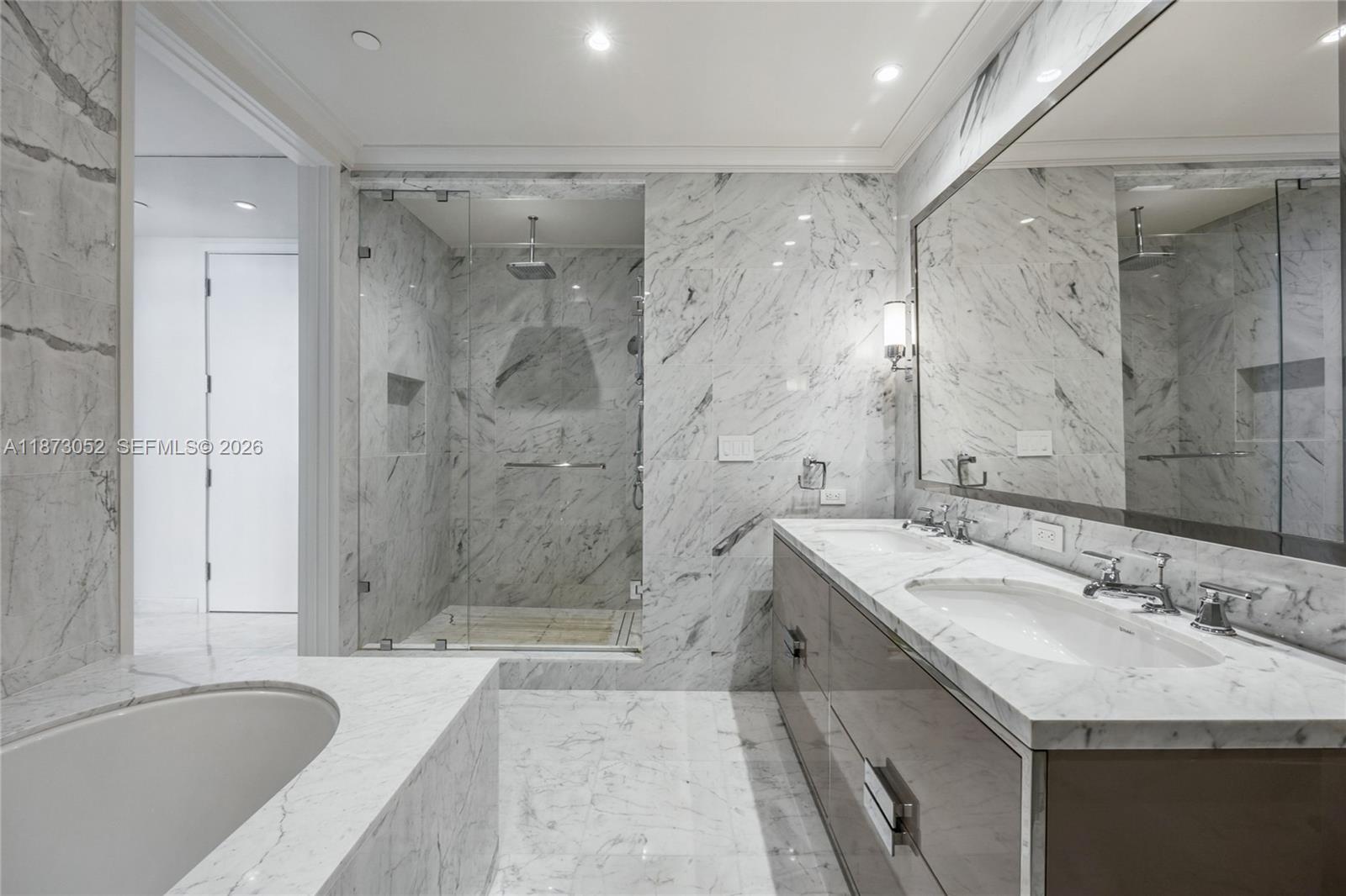 Ritz Carlton Residences - Residential