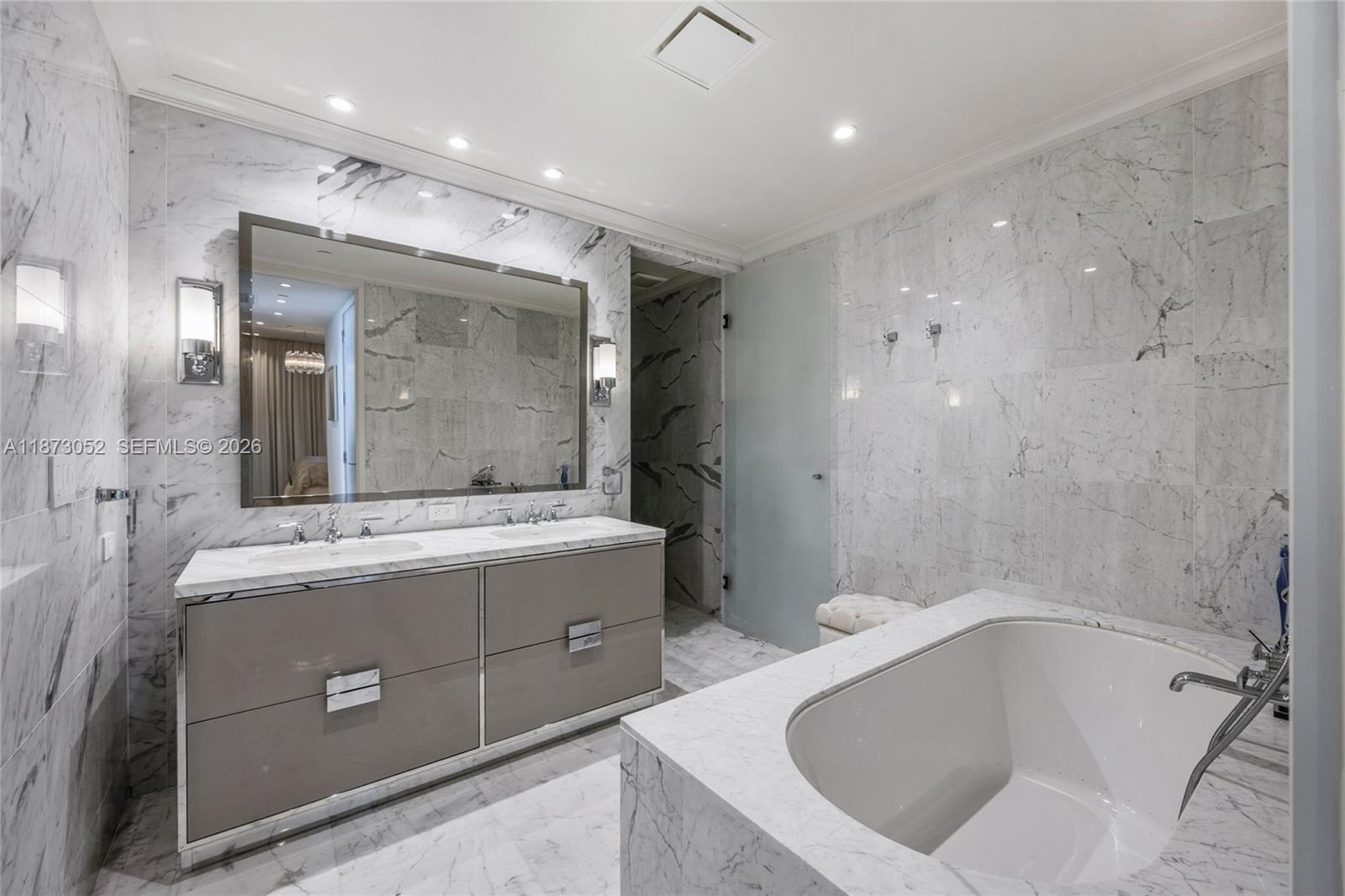 Ritz Carlton Residences - Residential