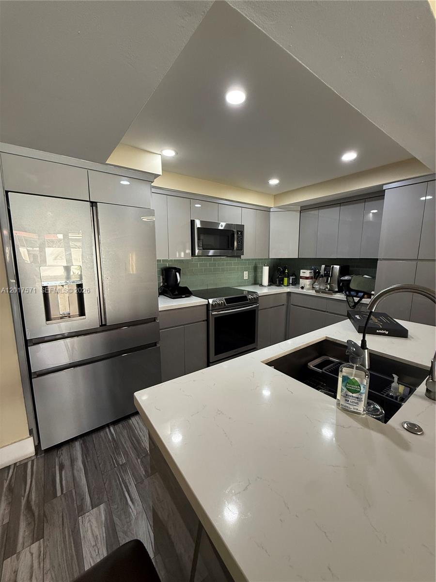 CALUSA POINT - Residential
