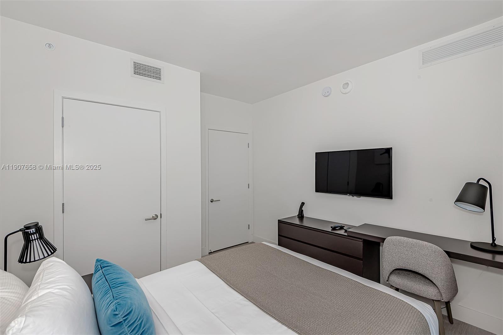 4010 SOUTH OCEAN CONDO - Residential