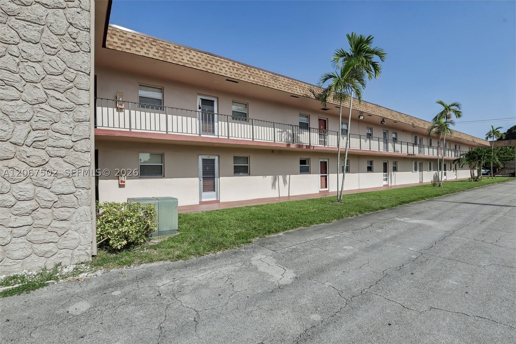 200 Bonnie Blvd