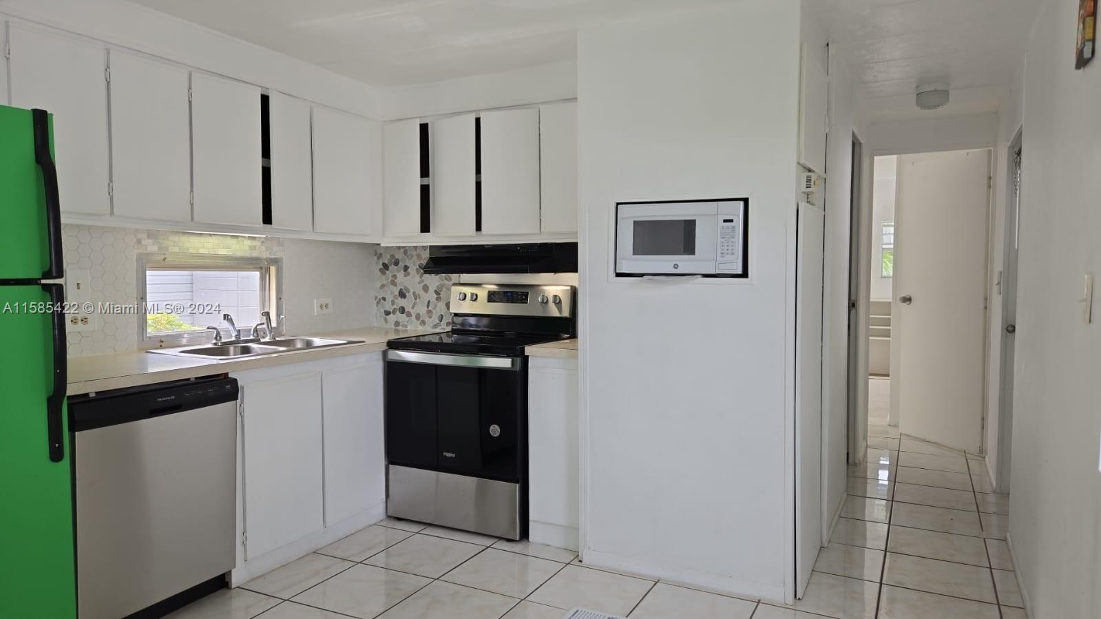 RAVENSWOOD ESTATES & MARI - Residential