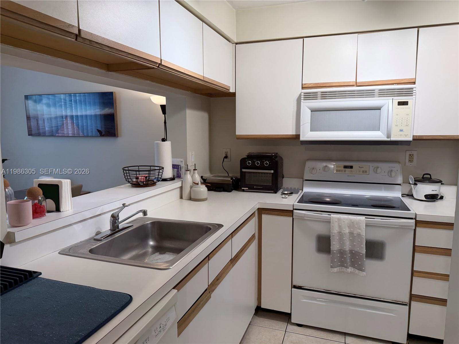 COLONNADES CONDO - Residential Lease