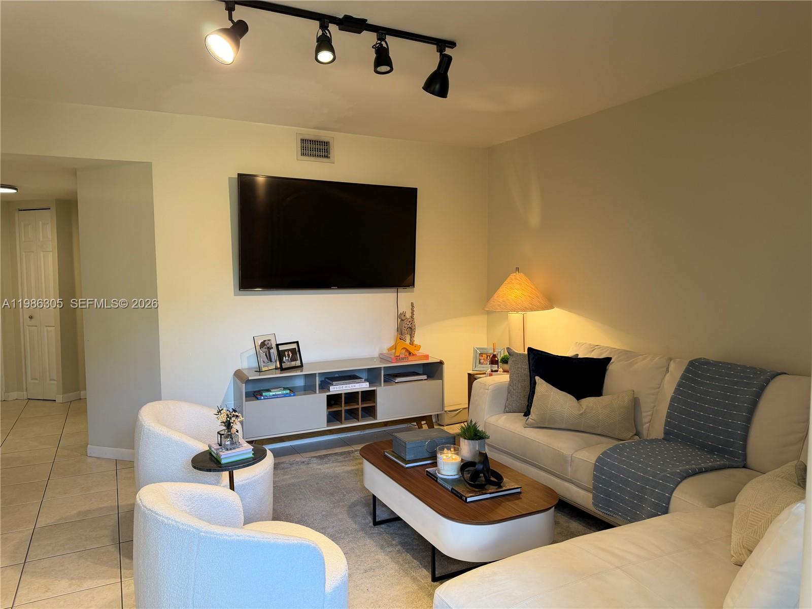 COLONNADES CONDO - Residential Lease