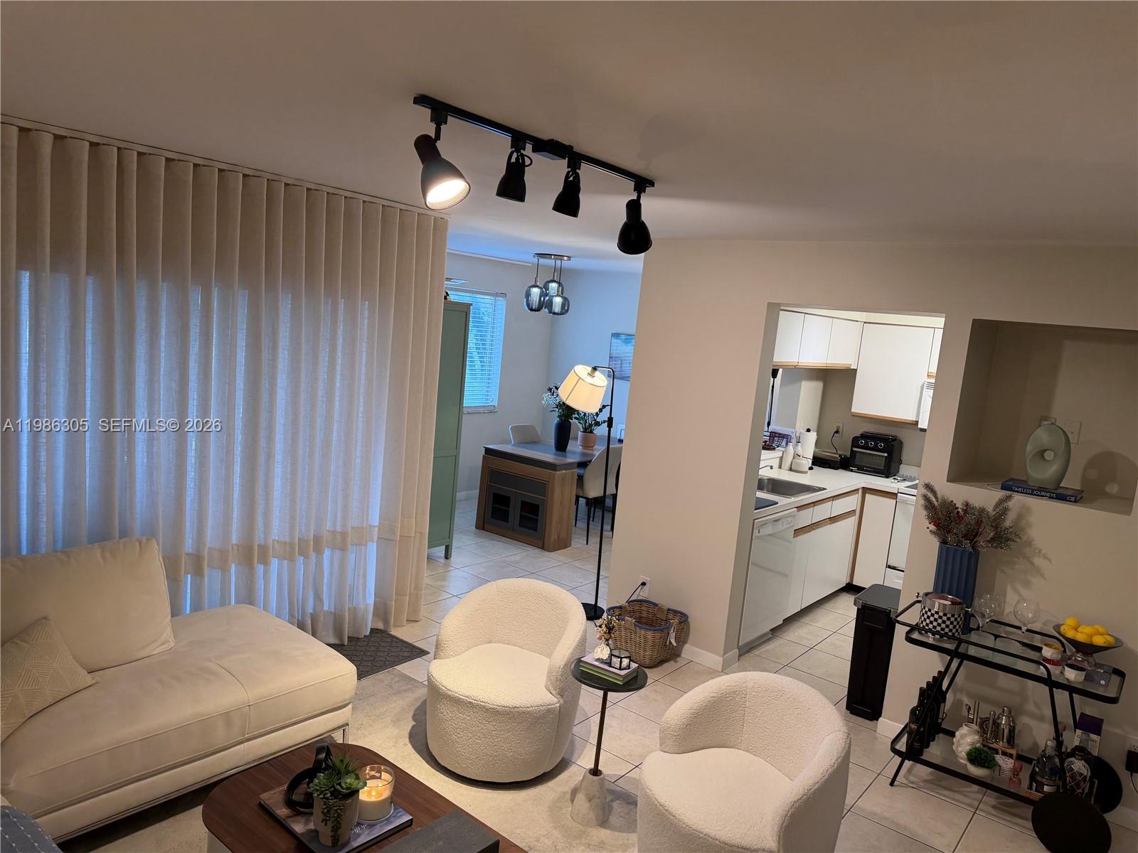 COLONNADES CONDO - Residential Lease