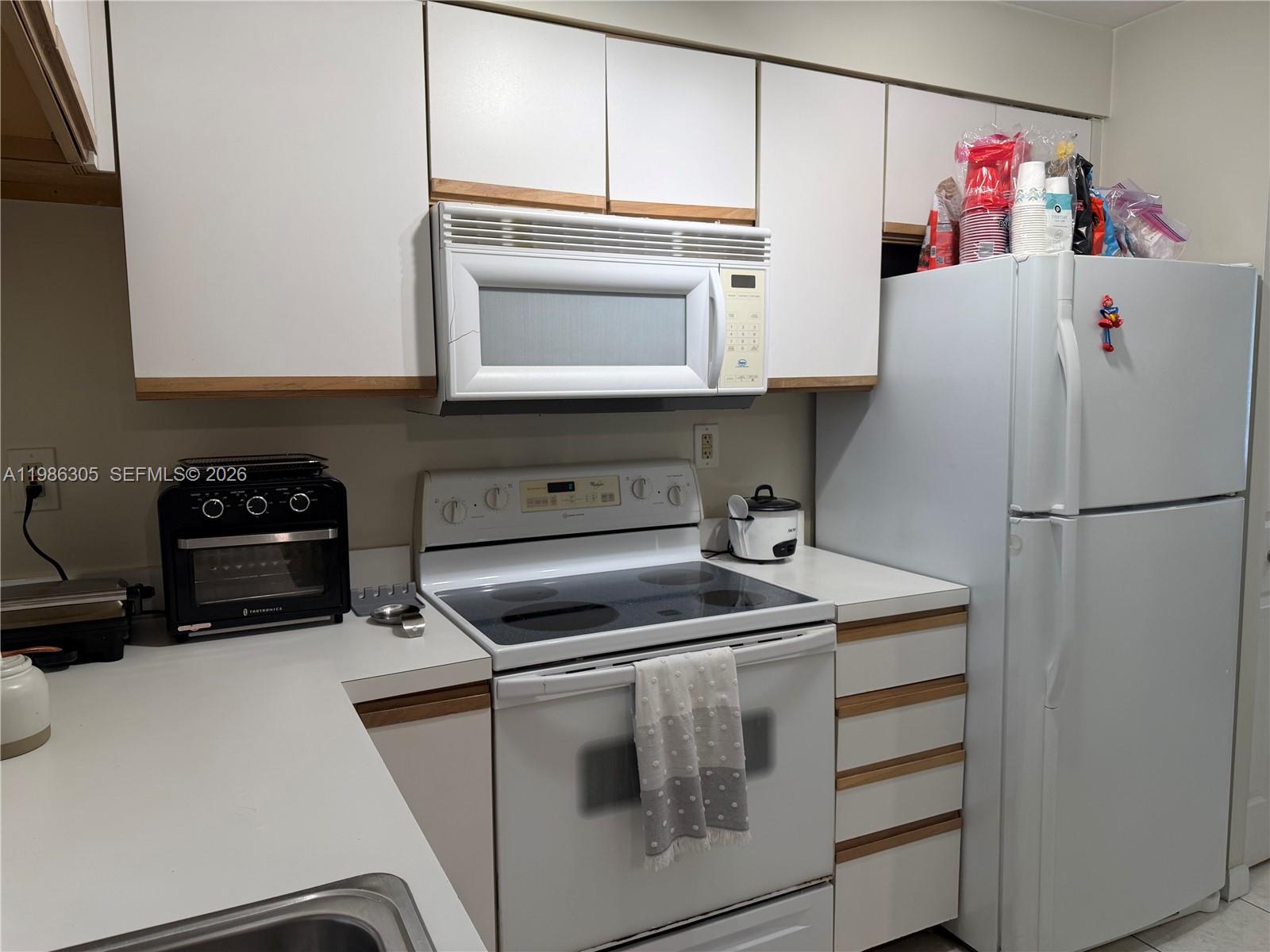 COLONNADES CONDO - Residential Lease