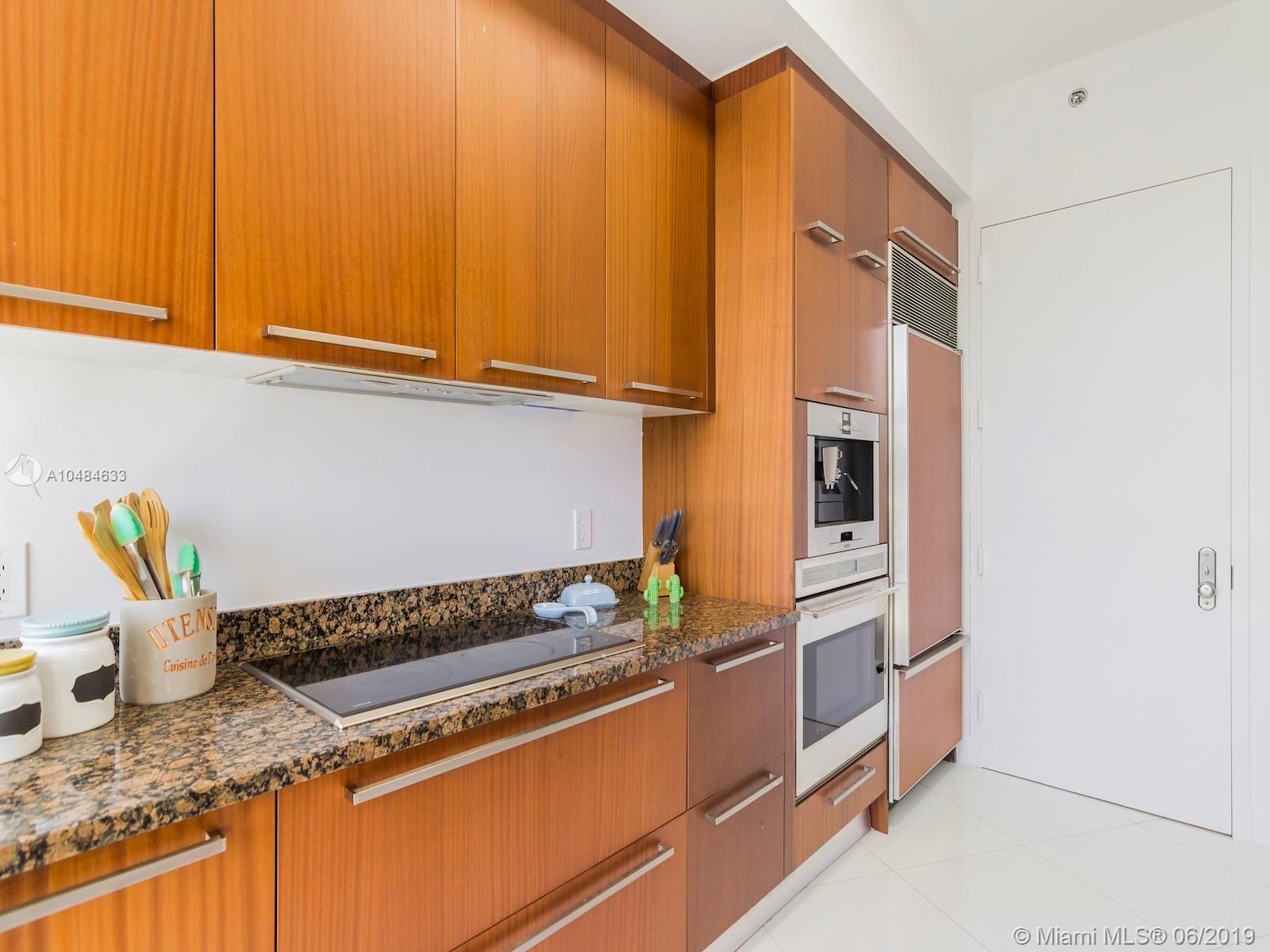 TDR TOWER III CONDO - Residential